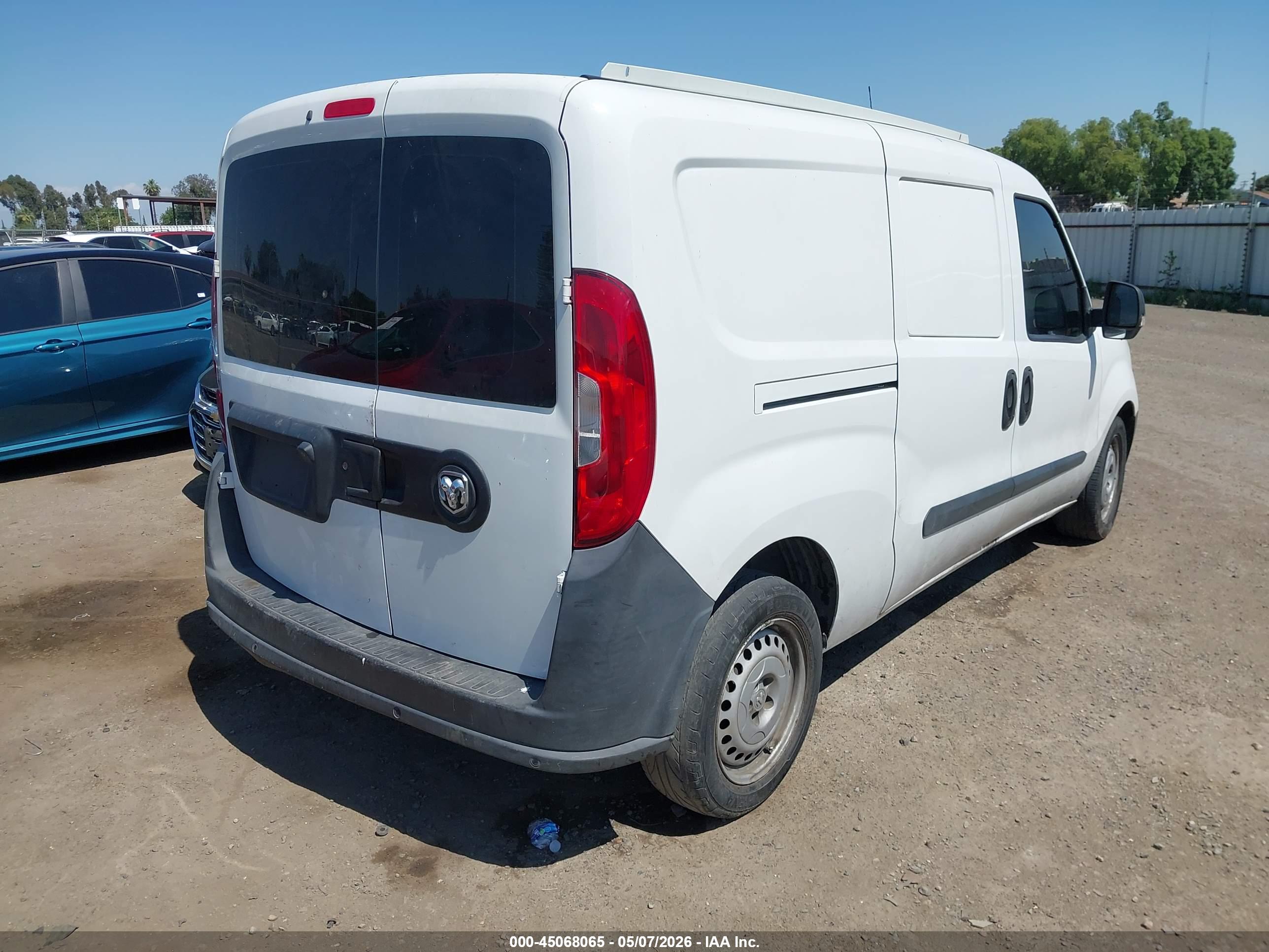 2017 RAM ProMaster City — VIN ZFBERFAB8H6H16898 — photo 4